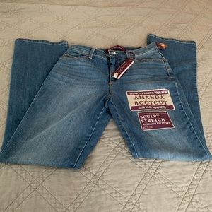 Gloria Vanderbilt NWT